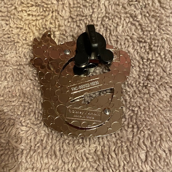 Jessica Rabbit Pin - Picture 2 of 3